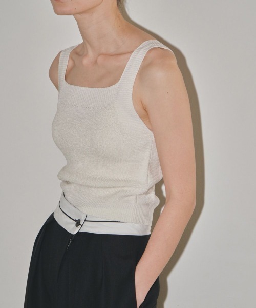 TODAYFUL(トゥデイフル)の「TODAYFUL(トゥデイフル) "Square Knit Tanktop"スクエアニットタンクトップ/12210509(タンクトップ・レディース・ベージュ/キナリ/ブラック・ONE SIZE)」の2枚目の写真