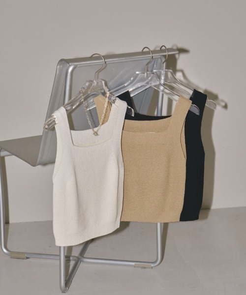 TODAYFUL(トゥデイフル)の「TODAYFUL(トゥデイフル) "Square Knit Tanktop"スクエアニットタンクトップ/12210509(タンクトップ・レディース・ベージュ/キナリ/ブラック・ONE SIZE)」の10枚目の写真