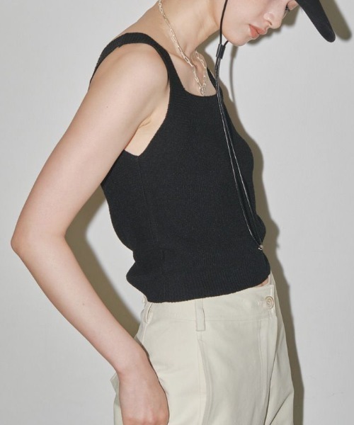 TODAYFUL(トゥデイフル)の「TODAYFUL(トゥデイフル) "Square Knit Tanktop"スクエアニットタンクトップ/12210509(タンクトップ・レディース・ベージュ/キナリ/ブラック・ONE SIZE)」の6枚目の写真