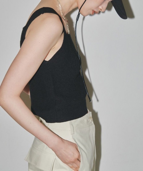 TODAYFUL(トゥデイフル)の「TODAYFUL(トゥデイフル) "Square Knit Tanktop"スクエアニットタンクトップ/12210509(タンクトップ・レディース・ベージュ/キナリ/ブラック・ONE SIZE)」の7枚目の写真