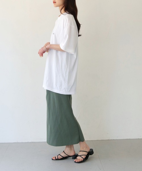 HER CLOSET（ハークローゼット）の「【shemoshelly】WEB限定DAYロゴTシャツ（Tシャツ/カットソー・レディース・ブラック/ホワイト・S/M/L）」の3枚目の写真