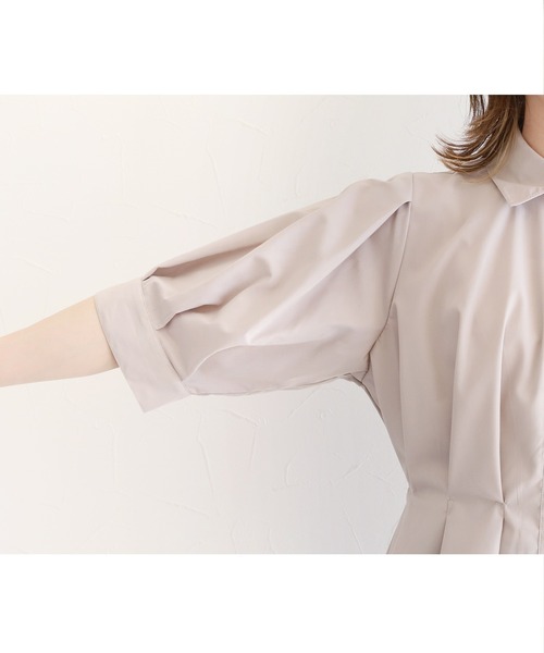 reca（レカ）の「ウエストタックシャツ（シャツ/ブラウス・レディース・グレイッシュベージュ/オフホワイト/ブラック・M/L）」の9枚目の写真