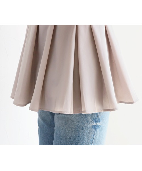 reca（レカ）の「ウエストタックシャツ（シャツ/ブラウス・レディース・グレイッシュベージュ/オフホワイト/ブラック・M/L）」の7枚目の写真