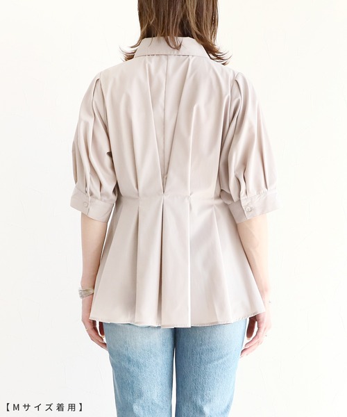 reca（レカ）の「ウエストタックシャツ（シャツ/ブラウス・レディース・グレイッシュベージュ/オフホワイト/ブラック・M/L）」の16枚目の写真