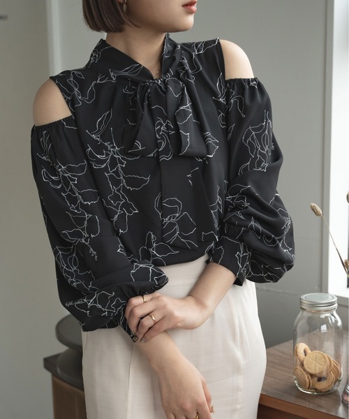 Ambre Ciel（アンブルシエル）の「２WAY肩開きリボンブラウス／【WEB/EC限定商品】（シャツ/ブラウス・レディース・ブラック/アイボリー/ベージュ・FREE）」の12枚目の写真