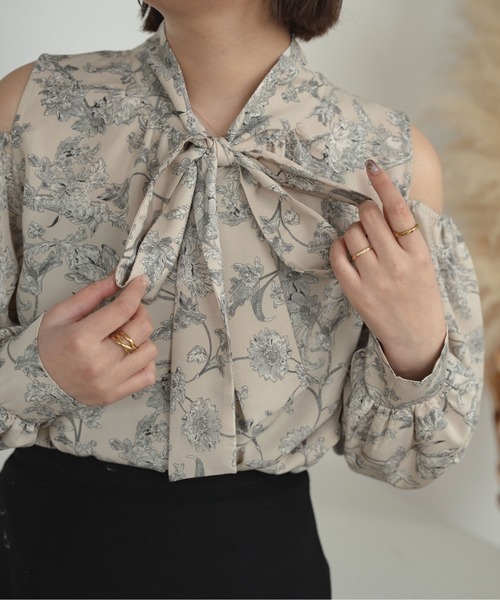 Ambre Ciel（アンブルシエル）の「２WAY肩開きリボンブラウス／【WEB/EC限定商品】（シャツ/ブラウス・レディース・ブラック/アイボリー/ベージュ・FREE）」の17枚目の写真