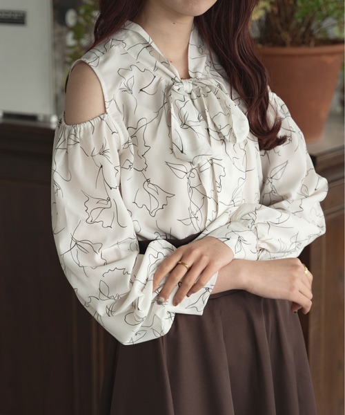 Ambre Ciel（アンブルシエル）の「２WAY肩開きリボンブラウス／【WEB/EC限定商品】（シャツ/ブラウス・レディース・ブラック/アイボリー/ベージュ・FREE）」の4枚目の写真