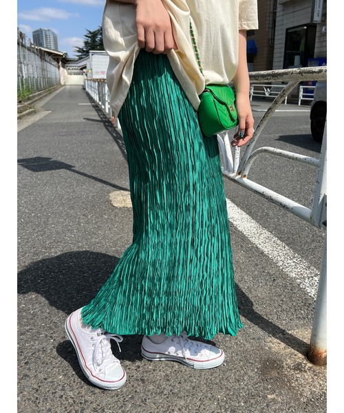 WC（ダブル シー）の「クリンクルサテンロングスカート（スカート・レディース・ピンク/グリーン/ブラック/レッド・FREE）」の2枚目の写真