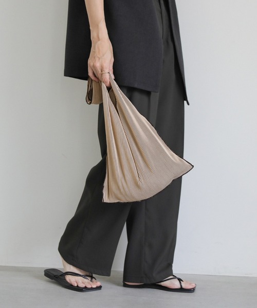 select MOCA（セレクトモカ）の「タックプリーツストライプハンドバッグ（ハンドバッグ・レディース・ベージュ系その他/ブラック・FREE）」の13枚目の写真
