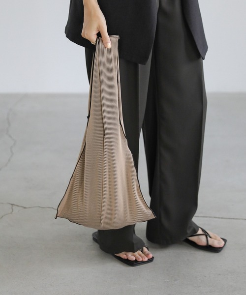 select MOCA（セレクトモカ）の「タックプリーツストライプハンドバッグ（ハンドバッグ・レディース・ベージュ系その他/ブラック・FREE）」の16枚目の写真