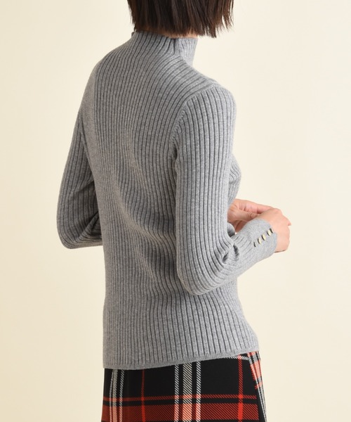 INTERPLANET（インタープラネット）の「変形編み袖口ボタンリブニット（ニット/セーター・レディース・オフホワイト/グレー/ブラック/イエロー/ブルー/ホワイト・FREE）」の9枚目の写真