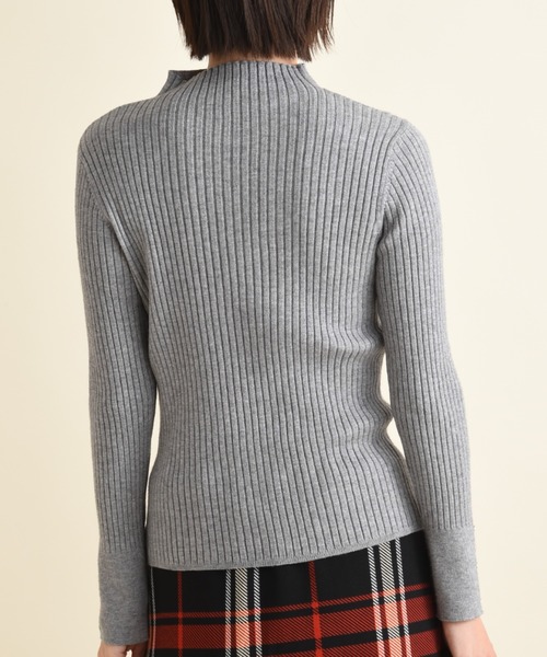 INTERPLANET（インタープラネット）の「変形編み袖口ボタンリブニット（ニット/セーター・レディース・オフホワイト/グレー/ブラック/イエロー/ブルー/ホワイト・FREE）」の10枚目の写真