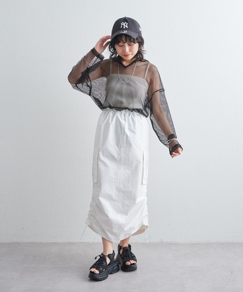 COLONY 2139（コロニートゥーワンスリーナイン）の「カットメッシュフードプルオーバー（パーカー・レディース・ブラック/ブルー/オフホワイト・FREE）」の10枚目の写真