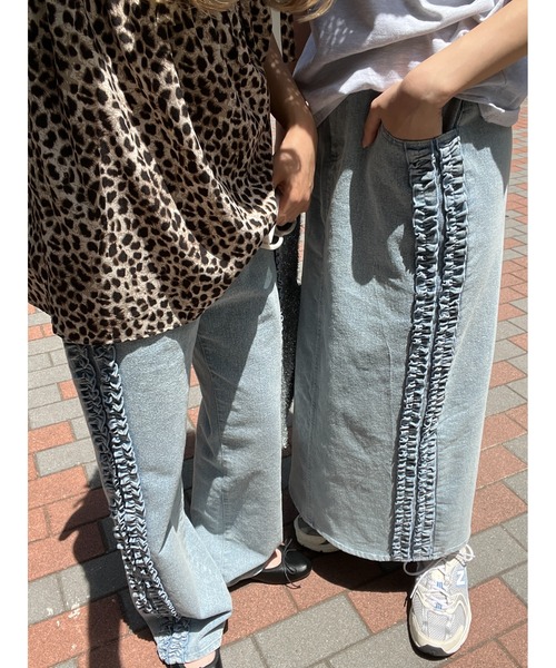 WC(ダブル シー)の「フリルラインデニムパンツ(デニムパンツ・レディース・ブルー・FREE)」の9枚目の写真