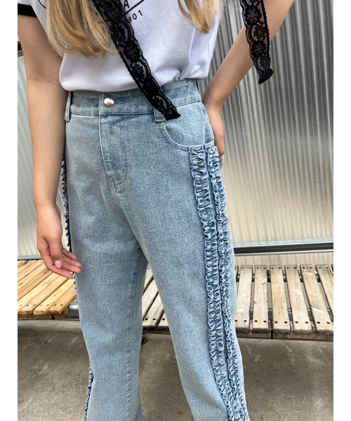 WC(ダブル シー)の「フリルラインデニムパンツ(デニムパンツ・レディース・ブルー・FREE)」の16枚目の写真