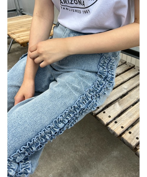 WC(ダブル シー)の「フリルラインデニムパンツ(デニムパンツ・レディース・ブルー・FREE)」の14枚目の写真