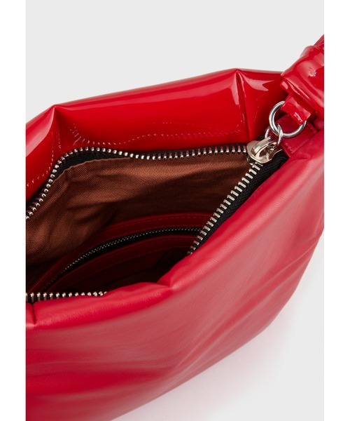 EMPORIO ARMANI（エンポリオアルマーニ）の「【エンポリオ アルマーニ】クラッチバッグ　ラミネート加工 キルティングモチーフ（クラッチバッグ・レディース・ブラック系その他/チェリーレッド・FREE）」の6枚目の写真