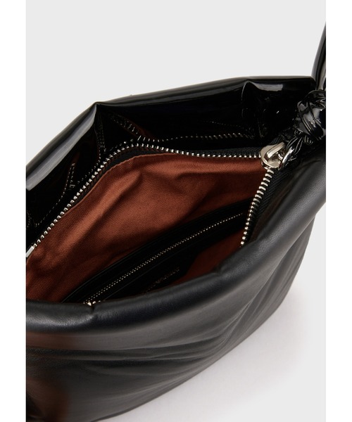 EMPORIO ARMANI（エンポリオアルマーニ）の「【エンポリオ アルマーニ】クラッチバッグ　ラミネート加工 キルティングモチーフ（クラッチバッグ・レディース・ブラック系その他/チェリーレッド・FREE）」の12枚目の写真