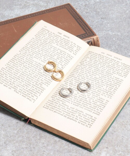 fredy emue（フレディエミュ）の「ステンレス中太リングワンタッチピアス（ピアス（両耳用）・レディース・ゴールド/シルバー・FREE）」の4枚目の写真