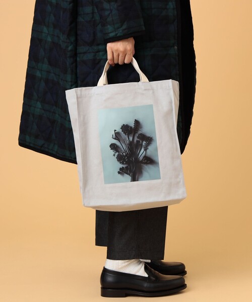 BEAMS LIGHTS(ビームスライツ)の「BEAMS LIGHTS / 『The Bulb Book』 キャンバス トート(トートバッグ・メンズ・グレー/ホワイト・ONE SIZE)」の9枚目の写真