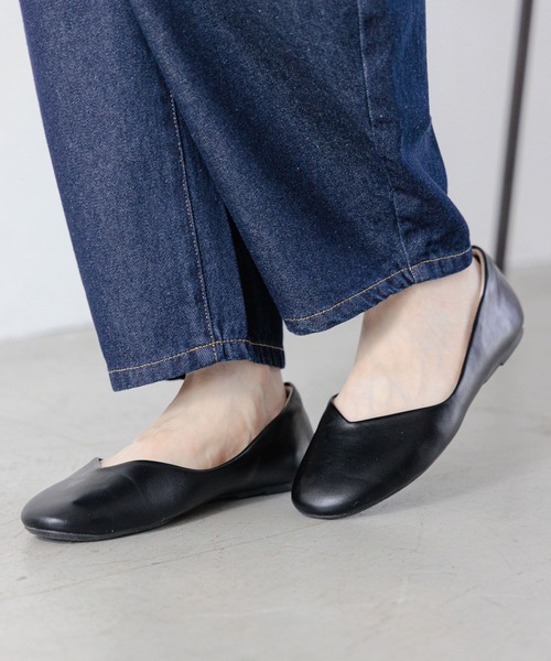 studio CLIP（スタディオクリップ）の「【消臭/抗菌防臭/クッションインソール】やわらかフィットパンプス[S～LLサイズ展開]（パンプス・レディース・アイボリー/ブラック/ブラウン/レッド/イエロー・LARGE/MEDIUM/X-LARGE/SMALL）」の2枚目の写真