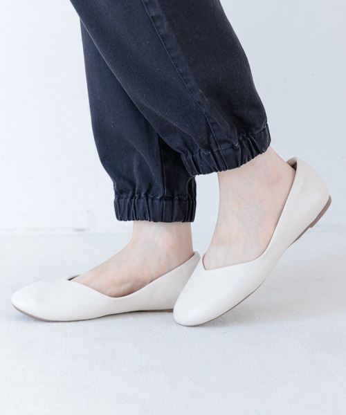 studio CLIP（スタディオクリップ）の「【消臭/抗菌防臭/クッションインソール】やわらかフィットパンプス[S～LLサイズ展開]（パンプス・レディース・アイボリー/ブラック/ブラウン/レッド/イエロー・LARGE/MEDIUM/X-LARGE/SMALL）」の7枚目の写真