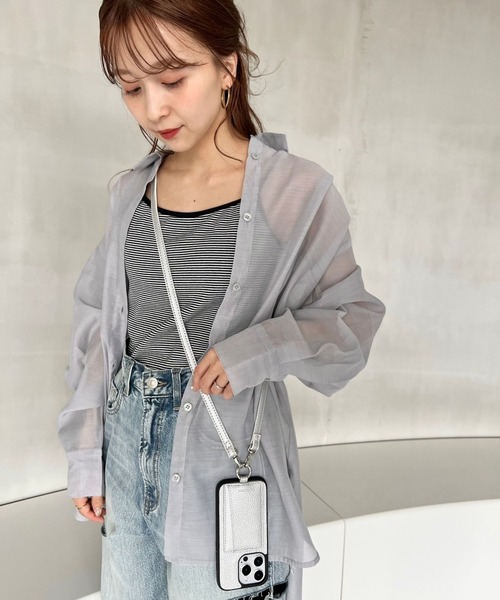 Me%（ミィパーセント）の「【iPhone14pro対応】フェイクレザーカラビナツキiPhoneケース（スマホケース/カバー・レディース・ブラック/シルバー/ベージュ・FREE）」の8枚目の写真