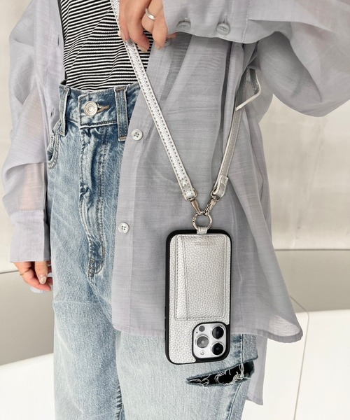 Me%（ミィパーセント）の「【iPhone14pro対応】フェイクレザーカラビナツキiPhoneケース（スマホケース/カバー・レディース・ブラック/シルバー/ベージュ・FREE）」の7枚目の写真