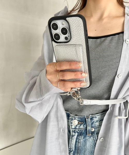 Me%（ミィパーセント）の「【iPhone14pro対応】フェイクレザーカラビナツキiPhoneケース（スマホケース/カバー・レディース・ブラック/シルバー/ベージュ・FREE）」の9枚目の写真