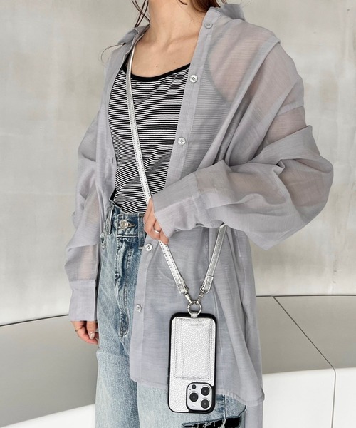 Me%（ミィパーセント）の「【iPhone14pro対応】フェイクレザーカラビナツキiPhoneケース（スマホケース/カバー・レディース・ブラック/シルバー/ベージュ・FREE）」の6枚目の写真