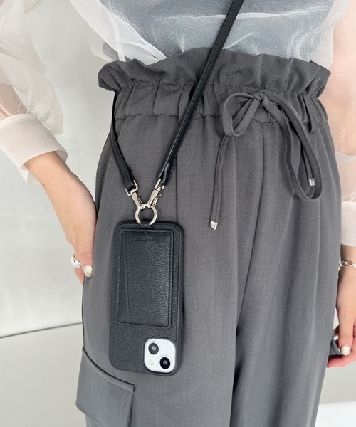 Me%（ミィパーセント）の「【iPhone14pro対応】フェイクレザーカラビナツキiPhoneケース（スマホケース/カバー・レディース・ブラック/シルバー/ベージュ・FREE）」の11枚目の写真