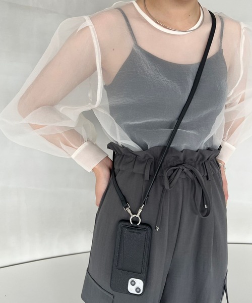 Me%（ミィパーセント）の「【iPhone14pro対応】フェイクレザーカラビナツキiPhoneケース（スマホケース/カバー・レディース・ブラック/シルバー/ベージュ・FREE）」の17枚目の写真