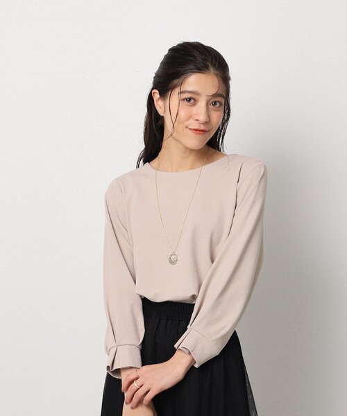 DRESKIP（ドレスキップ）の「◆【アクセ付き】大人上品 お袖タック 7分袖トップス（Tシャツ/カットソー・レディース・ライトグレー/サンドベージュ/ブルー/イエロー/ブラック・02/03/04）」の3枚目の写真