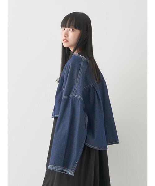 earth music&ecology（アースミュージックアンドエコロジー）の「スクエアデニムシャツ（その他アウター・レディース・インディゴブルー・FREE）」の3枚目の写真