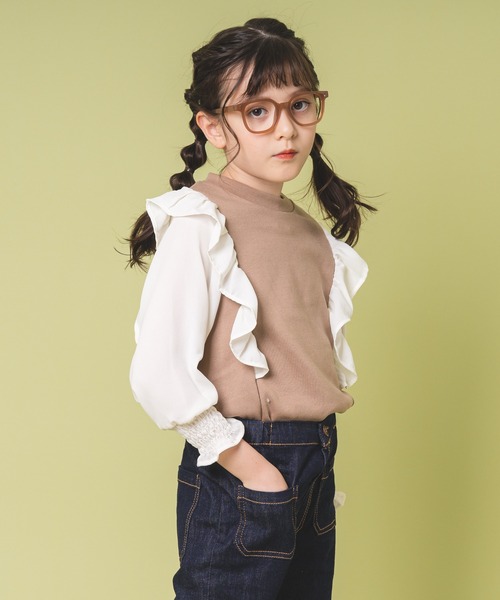 URBAN CHERRY（アーバンチェリー）の「【吸水性・保温性バツグン】ドッキングデザインフリル裏毛トップス（スウェット・キッズ・ベージュ/ブラウン/ブラック・130cm/110cm/150cm/140cm/120cm）」の4枚目の写真