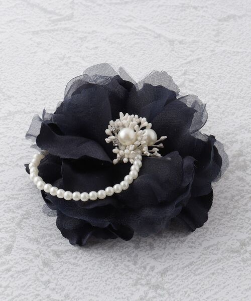 SHOO・LA・RUE（シューラルー）の「◆【セレモニー】アクセントフェイクパールコサージュ（ブローチ/コサージュ・レディース・ライトグレー/ベビーピンク/オフホワイト/ライトベージュ/ブルー系その他/ベージュ系その他3/ライトグレー系/ピンク系その他・00）」の6枚目の写真