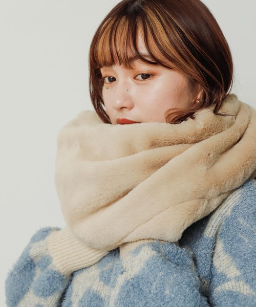 SENSE OF PLACE by URBAN RESEARCH(センスオブプレイスバイアーバンリサーチ)の「ボリュームエコファースヌード(マフラー・レディース・ベージュ/グレー・ONE)」の11枚目の写真
