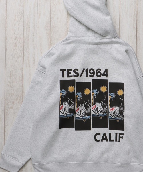 The Endless Summer（エンドレスサマー）の「【WEB / FLAG SHOP限定】「TES TAKE IT EASY」 BIG SWEAT PARKA /オーバーサイズ・ビッグシルエット・パーカー（パーカー・メンズ・B/A/D/E/F/C・FREE）」の6枚目の写真