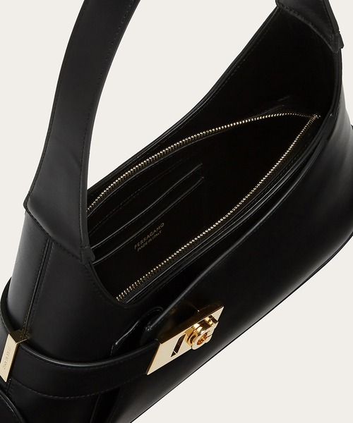 FERRAGAMO（フェラガモ）の「ショルダーバッグ（ショルダーバッグ・レディース・ブラック・ONE SIZE）」の5枚目の写真