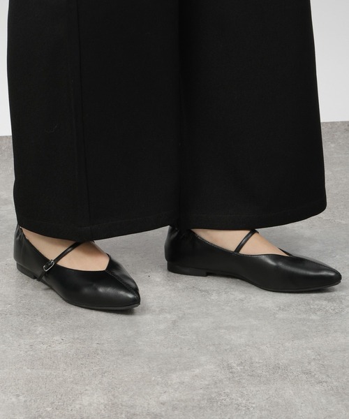 LAKOLE（ラコレ）の「【卒入式／オケージョンにも】ストラップギャザーパンプス / 996419（パンプス・レディース・ガンメタ/ブラック・LARGE/SMALL/MEDIUM）」の8枚目の写真