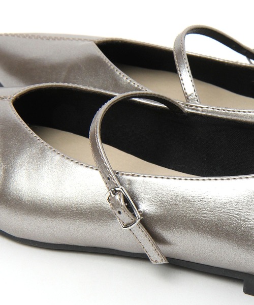 LAKOLE（ラコレ）の「【卒入式／オケージョンにも】ストラップギャザーパンプス / 996419（パンプス・レディース・ガンメタ/ブラック・LARGE/SMALL/MEDIUM）」の20枚目の写真