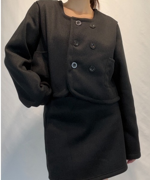 Silly(シリー)の「【着回し力抜群のアイテム】ノーカラーセットアップ(セットアップ・レディース・グレー/ブラック・MEDIUM/LARGE)」の1枚目の写真