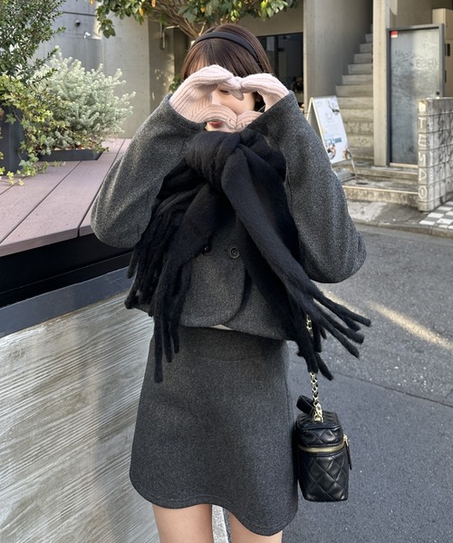 Silly(シリー)の「【着回し力抜群のアイテム】ノーカラーセットアップ(セットアップ・レディース・グレー/ブラック・MEDIUM/LARGE)」の17枚目の写真