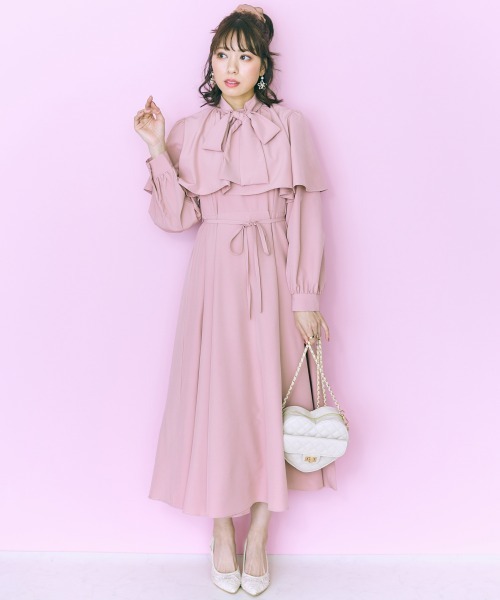 marun(マルン)の「<大きいサイズ> リボンタイ付きケープ風ワンピース marun(ワンピース・レディース・ネイビー/グリーン/ピンク・4L/L/LL/5L/3L)」の9枚目の写真