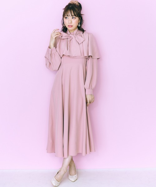 marun(マルン)の「<大きいサイズ> リボンタイ付きケープ風ワンピース marun(ワンピース・レディース・ネイビー/グリーン/ピンク・4L/L/LL/5L/3L)」の7枚目の写真