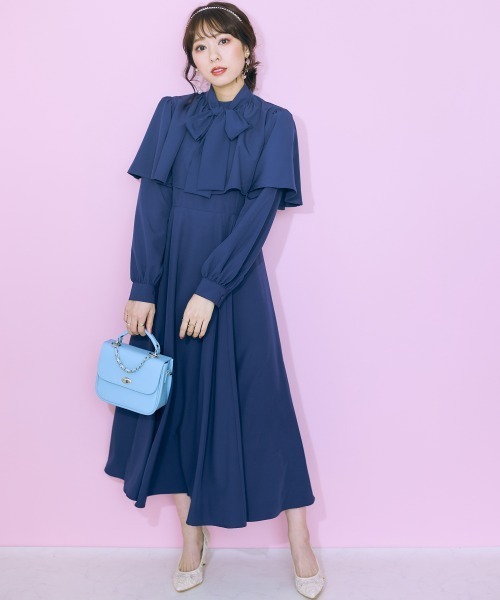 marun(マルン)の「<大きいサイズ> リボンタイ付きケープ風ワンピース marun(ワンピース・レディース・ネイビー/グリーン/ピンク・4L/L/LL/5L/3L)」の8枚目の写真