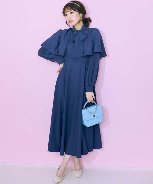 marun(マルン)の「<大きいサイズ> リボンタイ付きケープ風ワンピース marun(ワンピース・レディース・ネイビー/グリーン/ピンク・4L/L/LL/5L/3L)」の5枚目の写真