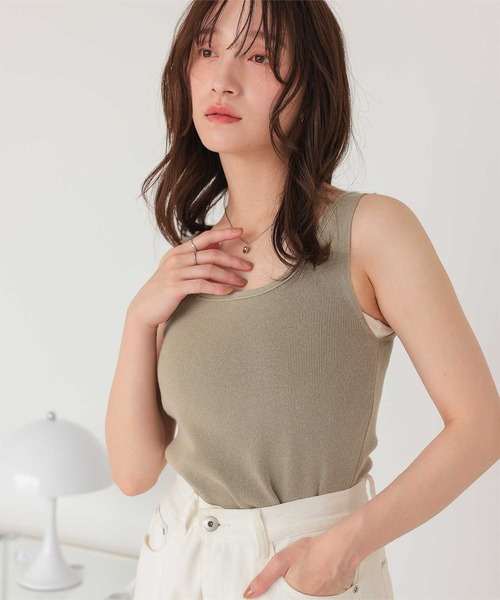 titivate（ティティベイト）の「ベーシックニットタンクトップ（タンクトップ・レディース・グレイッシュベージュ/アイボリー/ブラック/ネイビー/ブルー/ライトグレー/レッド・L/M/S）」の4枚目の写真