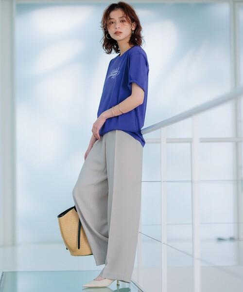 23区(ニジュウサンク)の「【井波麻里衣さんコラボ】カリグラフィー 刺繍 Tシャツ(Tシャツ/カットソー・レディース・ホワイト系/ベージュ系/ブルー系/ブラック系・38/40)」の11枚目の写真