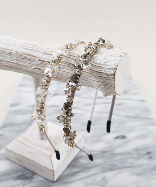 styiro（スタイロ）の「メタルビジューカチューシャ（カチューシャ・レディース・クリア/ブラック/ゴールド/ピンク/ブルー・FREE）」の6枚目の写真